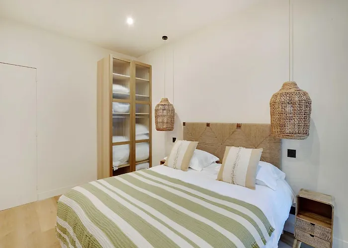 Spacious - 2br 10p - Place D'italie アパート